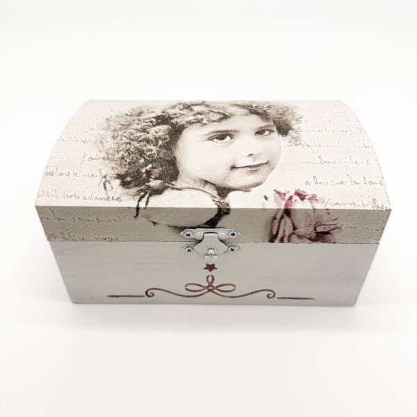 Holzbox mit Mädchenmotiv – Bild 3