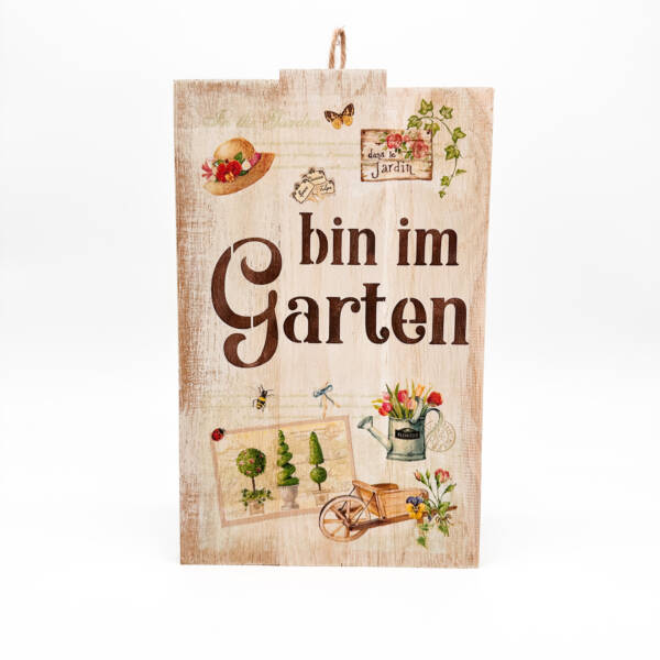 Holzbild A4 Bin im Garten