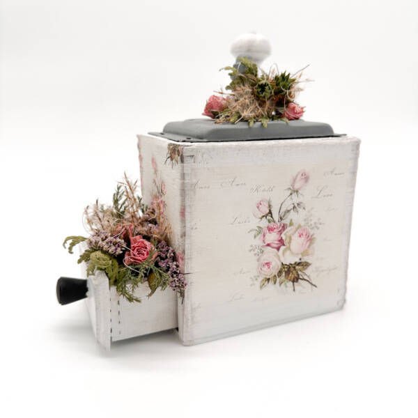 Alte Kaffeemühle Rosenmotiv – Bild 2