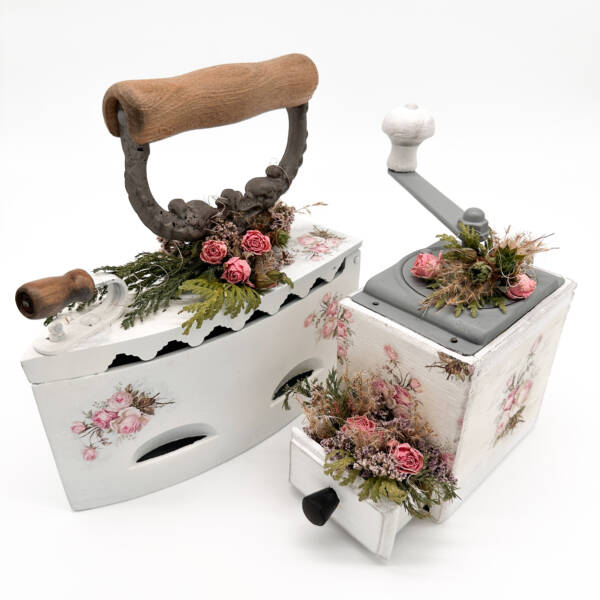Altes Bügeleisen Rosenmotiv – Bild 7